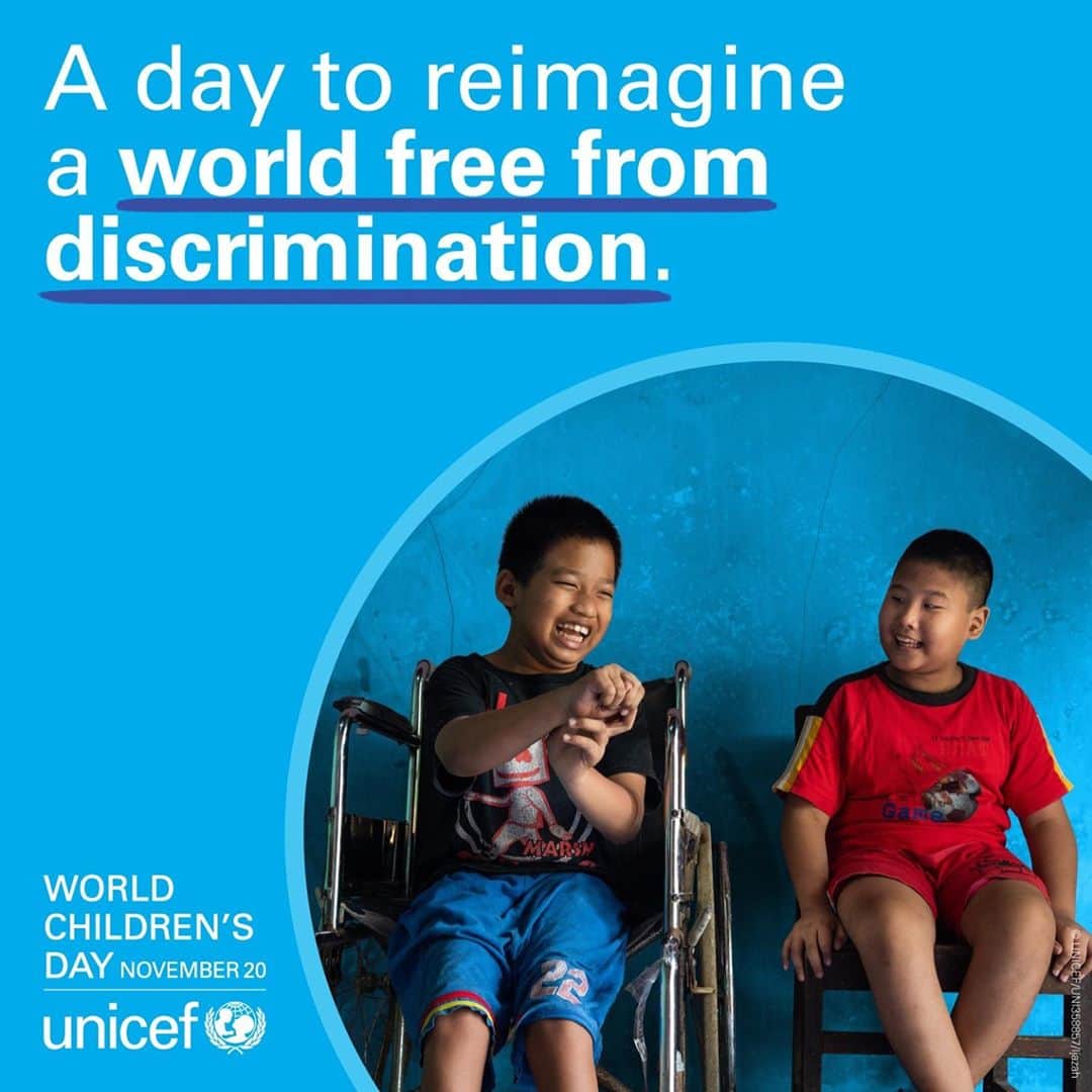 unicefさんのインスタグラム写真 - (unicefInstagram)「Every child has the right to live without fear of discrimination.   As we mark #WorldChildrensDay on 20 November let’s reimagine a kinder, fairer, more inclusive world, #ForEveryChild.  Join in by tapping the link in our bio! 💙」11月12日 14時15分 - unicef
