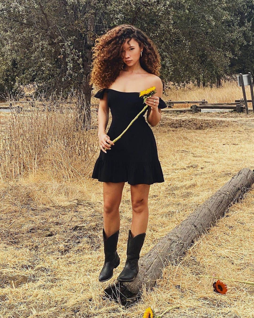 COTTON ONさんのインスタグラム写真 - (COTTON ONInstagram)「Hey LBD 🖤 We’ve missed you 👗 As seen on @ashley_moore_ #TapToShop 30% off sitewide ends midnight #ANZonly #MyCottonOn」11月12日 14時37分 - cottonon