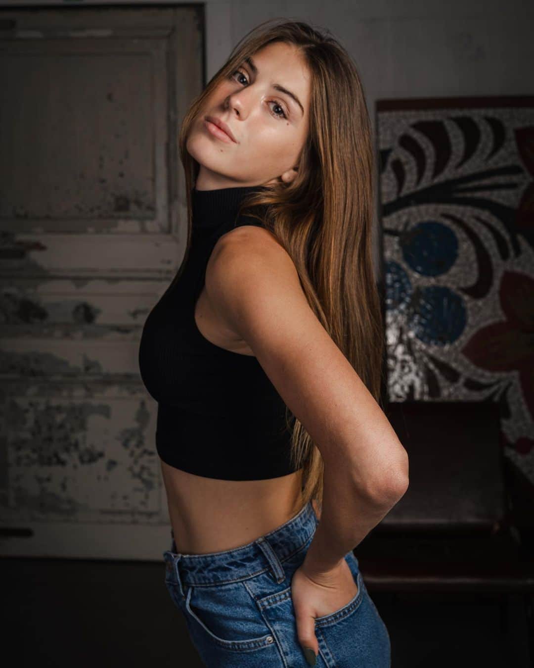 Maria Tarabanskayaのインスタグラム：「Когда всё получается, ты перестаёшь хвастаться и доказывать это окружающим. Когда ты сильный, ты становишься спокойнее и не лезешь в драку. Когда любишь по настоящему, то перестаёшь кричать об этом. Человек становится самодостаточным лишь тогда, когда он уверен в себе и знает на что способен сам, а не заставляет других поверить в это 🦢」