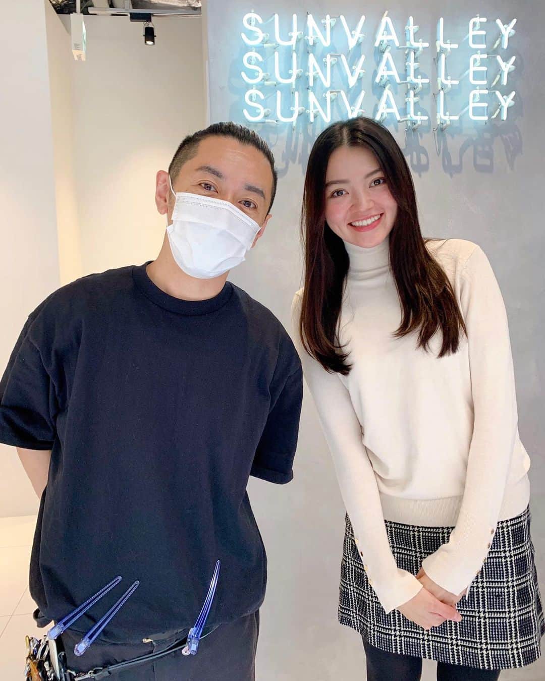 高原愛のインスタグラム：「傷んだ毛先を少し整えにSUNVALLEYに行ってきました☺️✨長さや量は変えずほんの少し整えただけで全然髪の毛のサラサラ感が違う‼️朝日さんいつもありがとうございます😌  #SUNVALLEY#表参道#南青山#美容室#ヘアサロン#ヘアケア#美容#🤩#✨」