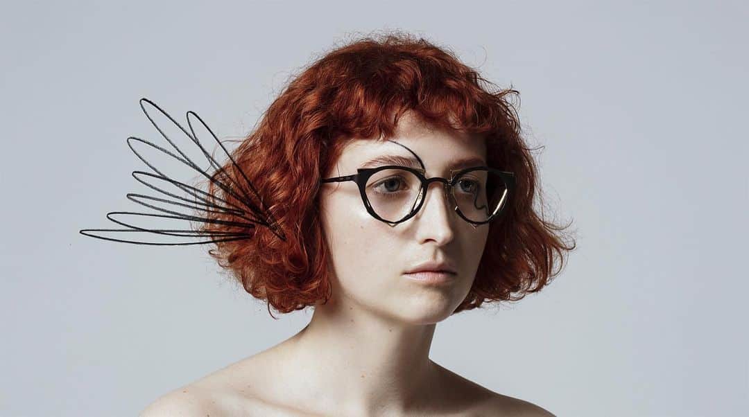 マサヒロマルヤマのインスタグラム：「Just Launched update the website new collection "doodle". I expressed a 360-degree animation with doodle lines. https://masahiromaruyama.com/  Art director : Makoto Sawada Photographer : Yume Hair and Make : 畑江 千穂 Retouch : 寺澤 恒 Frontend engineer : Jongmin Kim  #doodle #MASAHIROMARUYAMA #eyewear  #sunglasses #maideinjapan」