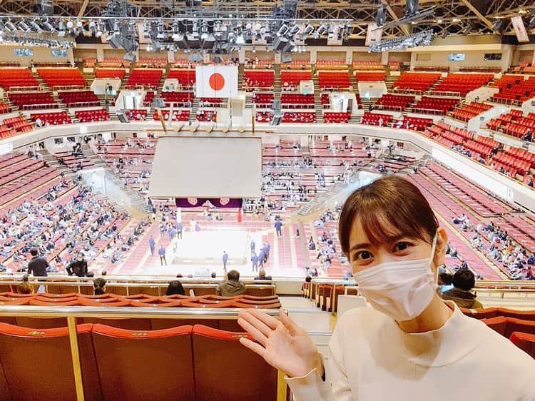 佐藤千晶のインスタグラム：「初めての大相撲観戦でした😊✨ 大興奮！ いろいろ覚えてまた行きたい❣️  素敵な機会をくれた #杜このみ　ちゃんに感謝です🌸 @mori_konomi   #大相撲 #両国国技館  #走れ歌謡曲 #結びの一番 #迫力ありました✨✨  #杜このみちゃん高安関ありがとうございます😊」