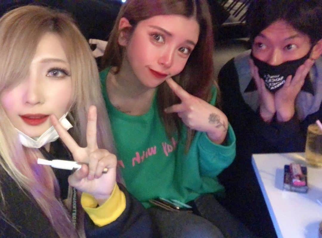 坂口杏里のインスタグラム：「楽しいよー♥️  Bar Cachette (カシェット) 東京都新宿区歌舞伎町2-11-7 メトロビル4階 営業時間 1:00～7:00  お待ちしてますん💕 男性１時間3000円 女性１時間1500円 （飲み放題）  オープンしたので待ってます😊」
