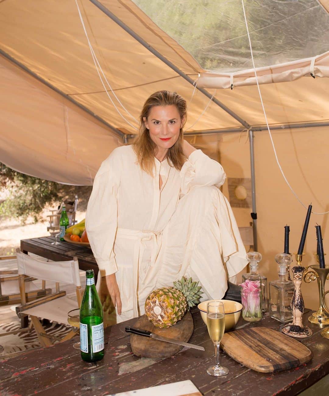 ハイディメリックのインスタグラム：「Are you ready for the holidays? Do you have your looks down? This is my- “Boom, I can make a turkey in a tent if need be” look. HEIDIMERRICK.com Alison dress 🖤」