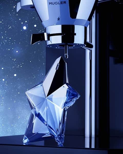 ミュグレーのインスタグラム：「Dream consciously. Since its creation in 1992, Angel and Mugler fragrances have been part of a Responsible Luxury approach. You can refill your favorite scent by using our Angel fountain, available in your nearest store.  #MuglerAngel #WilderThanDreams」