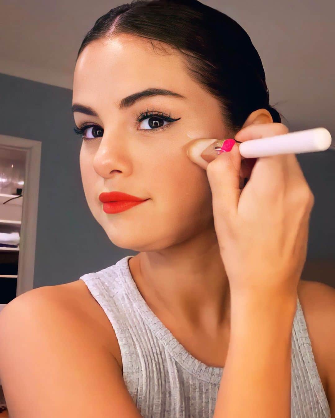 Always With Selenaのインスタグラム：「What is your favorite @rarebeauty product?」