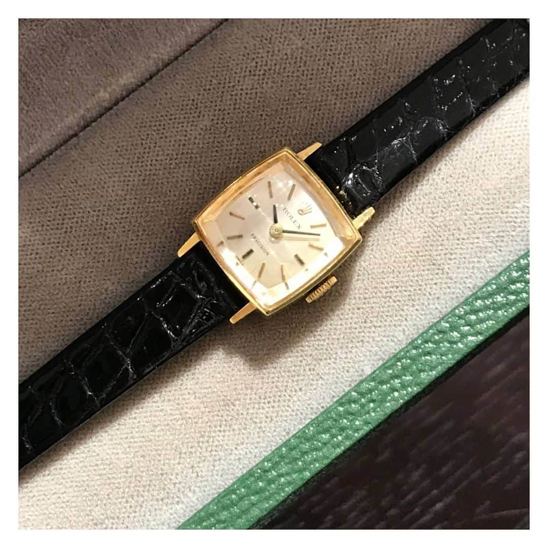 HIROBさんのインスタグラム写真 - (HIROBInstagram)「-名古屋タカシマヤゲートタワーモール店-  10%off Campaign☆本日からスタート☆  店内のヴィンテージウォッチや、 HIROBセレクトのトレンドウォッチが、 本日から10%OFFでお求め頂けます。 ※一部除外品あり  Vintage ROLEX(18K) ￥280,000+tax →￥252,000+tax  是非、この機会にお立ち寄り下さいませ。  TEL:052-589-8937  #hirob　 #hirobnagoyatgm　 #baycrews　 #watch　 #rolex #vintagewatch﻿ #vintage #antique #morellate﻿ #cassis﻿ #ヴィンテージショップ　 #ベイクルーズ　 #ロレックス #アンティークウォッチ #時計﻿ #ヒロブ」11月13日 2時09分 - hirob.jp