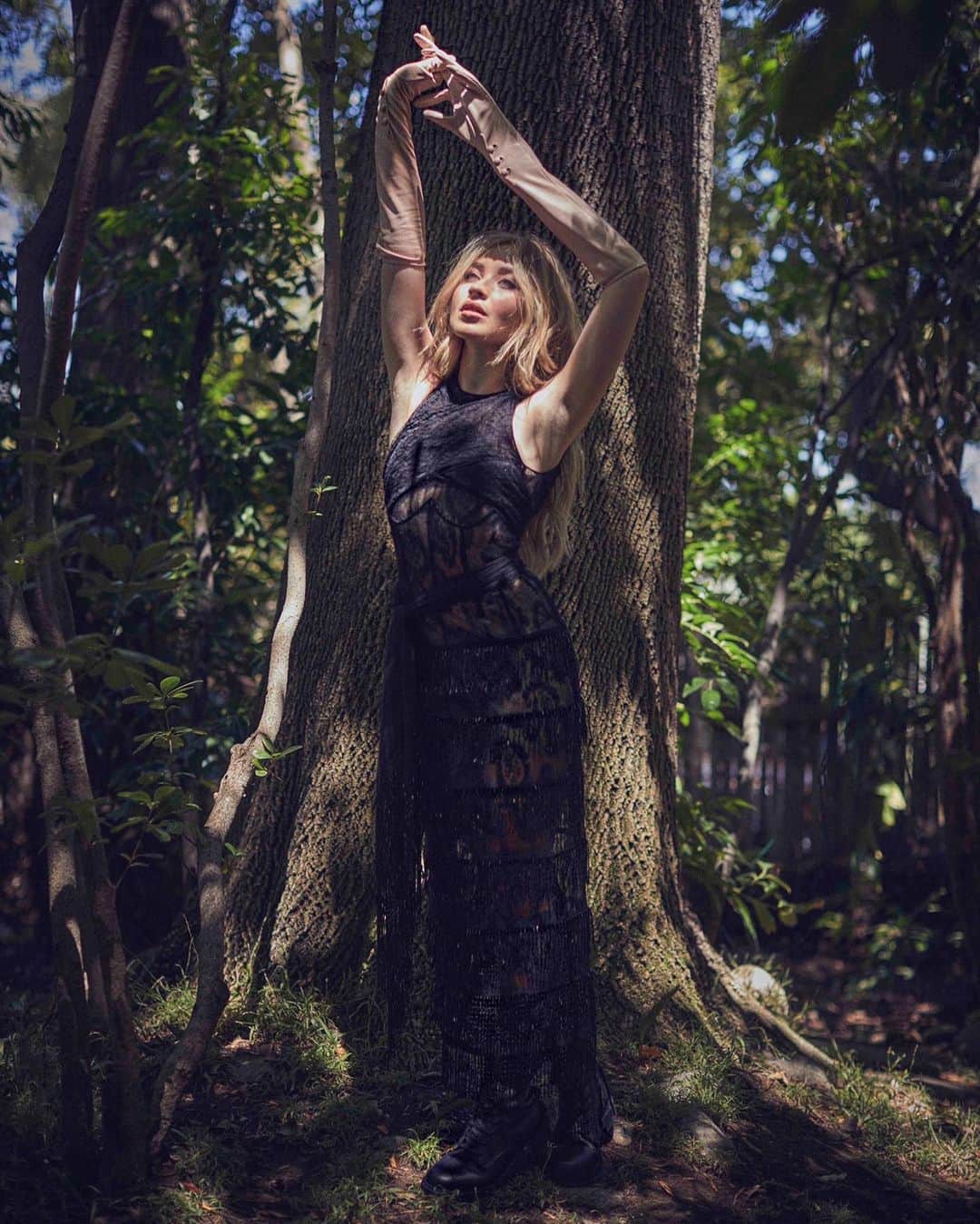 サブリナ・カーペンターのインスタグラム：「@rollacoaster by @ninomunoz 🦎」