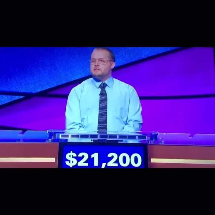 エリン・アンドリューズのインスタグラム：「#TBT Pinch me moment when a legend says your name. Annnnd then, you’re brought back down to earth when these smart people have zero clue who you are. RIP Alex @jeopardy #dailydouble」