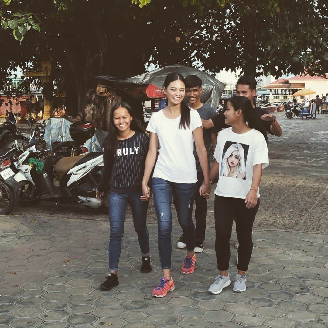 遊海 Yuumiさんのインスタグラム写真 - (遊海 YuumiInstagram)「I miss traveling✨  Hope the children in Cambodia is doing well after the pandemic😔  #flashback #traveling #cambodia #children #love #peace #staysafe #lovely」11月12日 17時46分 - yuumi_kato