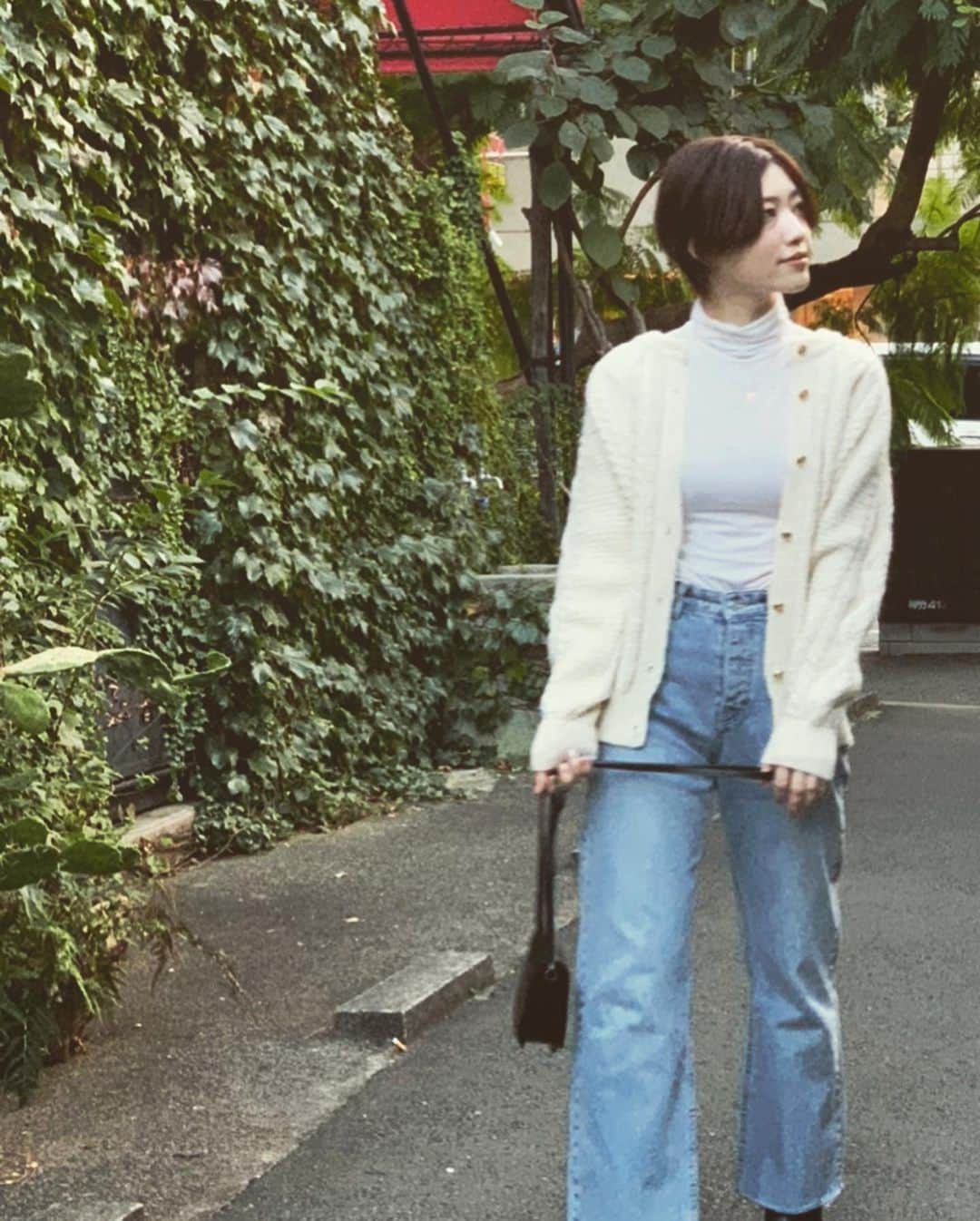 市川まさみさんのインスタグラム写真 - (市川まさみInstagram)「最近ハマってるカーディガン&アクセ❤︎  tops:UNIQLO bottom:ZARA outer:James Charlotte bag:YAHKI shoes:SARTORE accessory:MARIHA,br:llp:ece」11月12日 17時46分 - ichii710