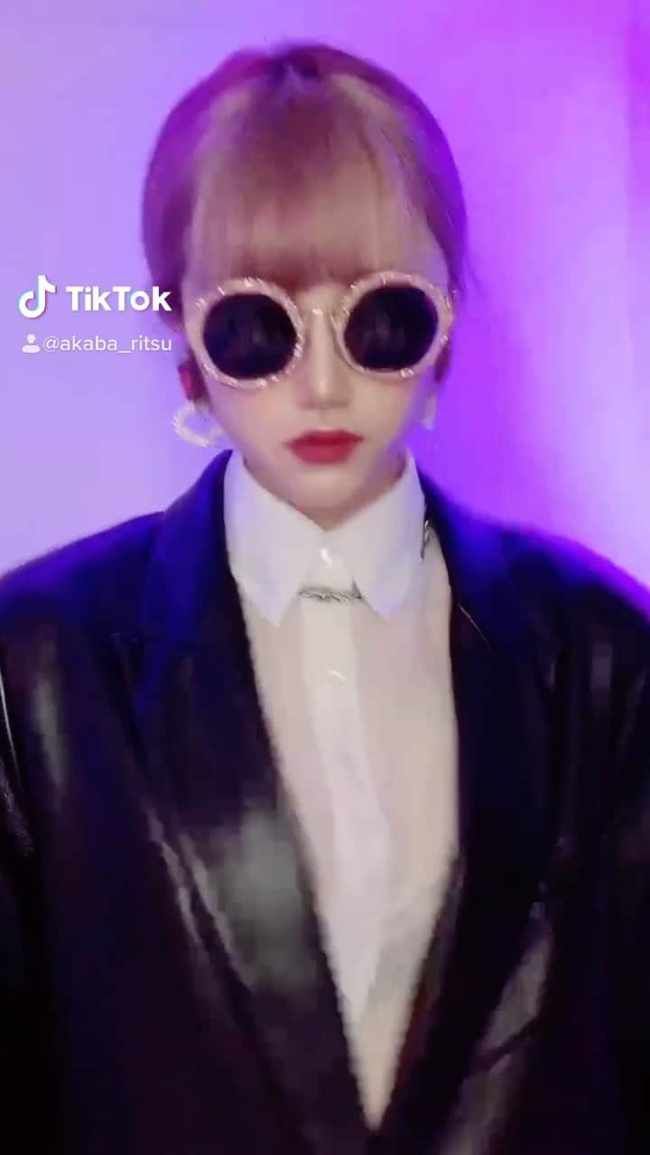 赤羽律のインスタグラム：「Tiktokやってます！よかったらフォローしてね🥺  #tiktok #change #fashion #ootd #fyp #ファッション #秋」