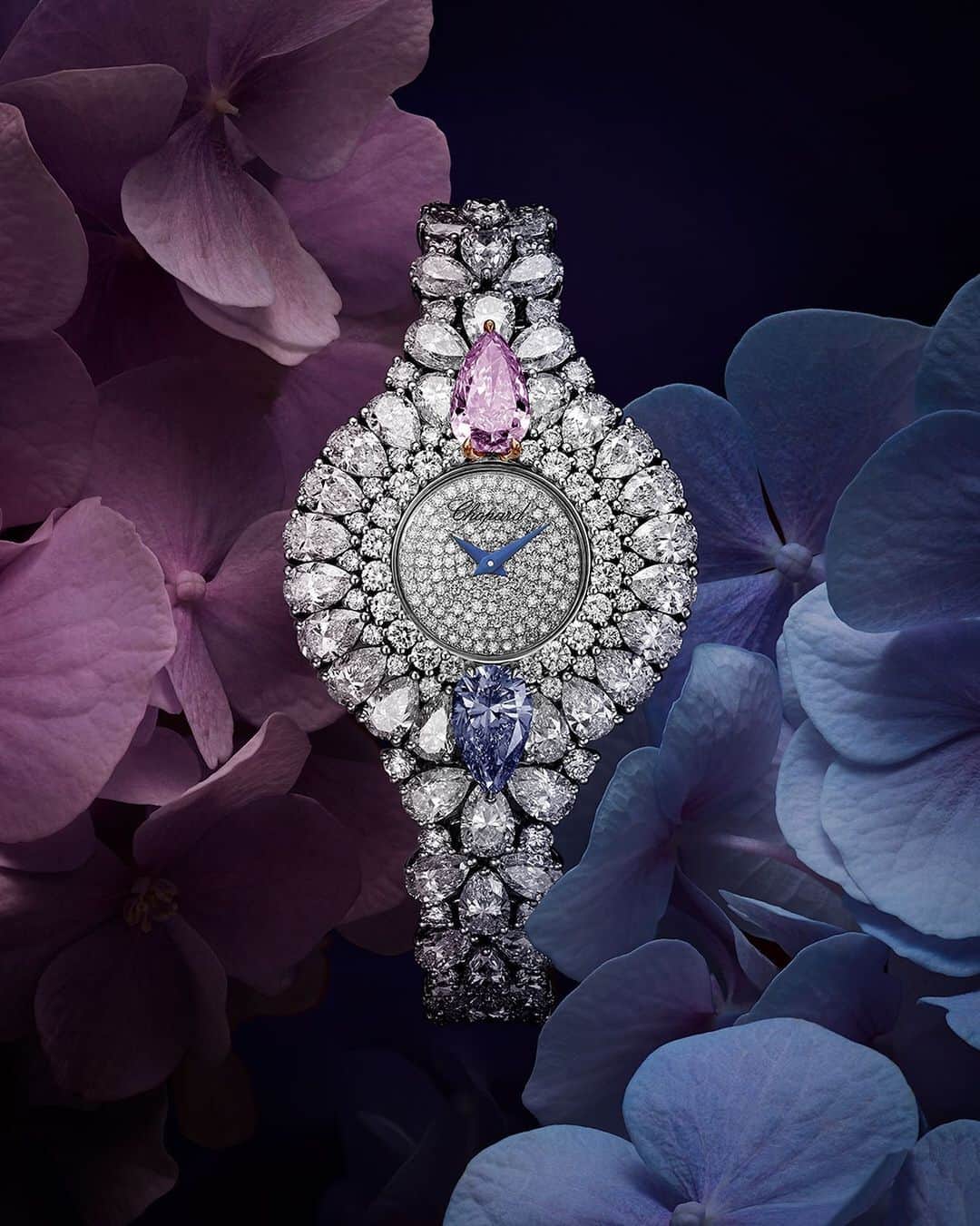 ショパールさんのインスタグラム写真 - (ショパールInstagram)「This year, the Magari High Jewelley watch is competing in the Jewellery category of the 2020 Grand prix de l’horlogerie de Genève (GPHG). #GPHG2020 #ChopardHauteJoaillerie #ChopardSavoirFaire」11月12日 17時59分 - chopard