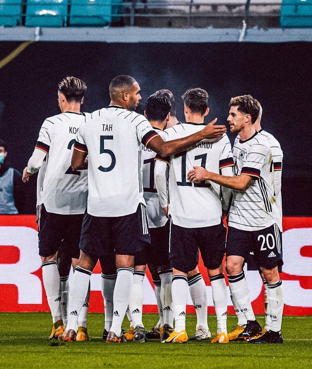 ヨナタン・ターのインスタグラム：「1/3 ✅💪🏾 And now we prepare for two important Nations League games. 🇩🇪 @dfb_team」