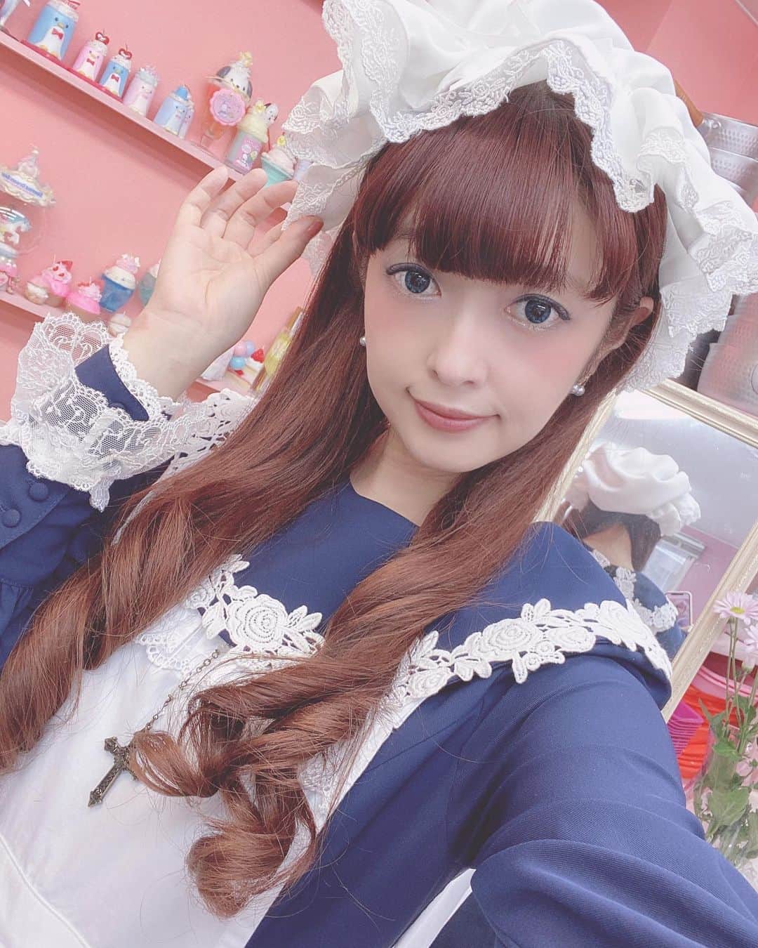 青木美沙子さんのインスタグラム写真 - (青木美沙子Instagram)「@moimememoitie_official  さんのお洋服着ました♪ いつもと違うゴシックメイク💄 カラコンはブルーにしたよ‼️」11月12日 18時48分 - misakoaoki