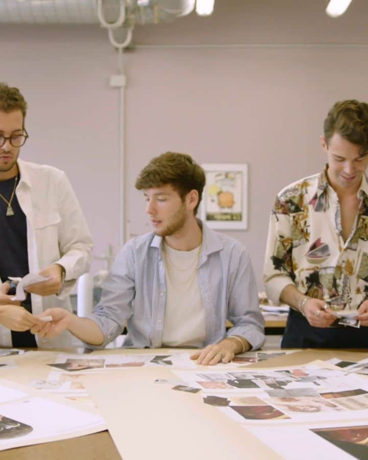 MR PORTERのインスタグラム：「Designed in Italy, Crafted in the UK: Introducing The Modern Artisan. Inspired by the sketches and inner workings of Mr Leonardo da Vinci’s polymathic mind, The #ModernArtisan – a partnership between YOOX NET-A-PORTER and The Prince’s Foundation – is a collection redefining how we think about sustainable style and launches today on @mrporterlive, @netaporter, @yoox and @theoutnet. Here, we take a behind-the-scenes look at how this project came to be, and meet some of the designers involved in this exciting project. @clarencehouse @federicomarchetti #YNAPsustainability」