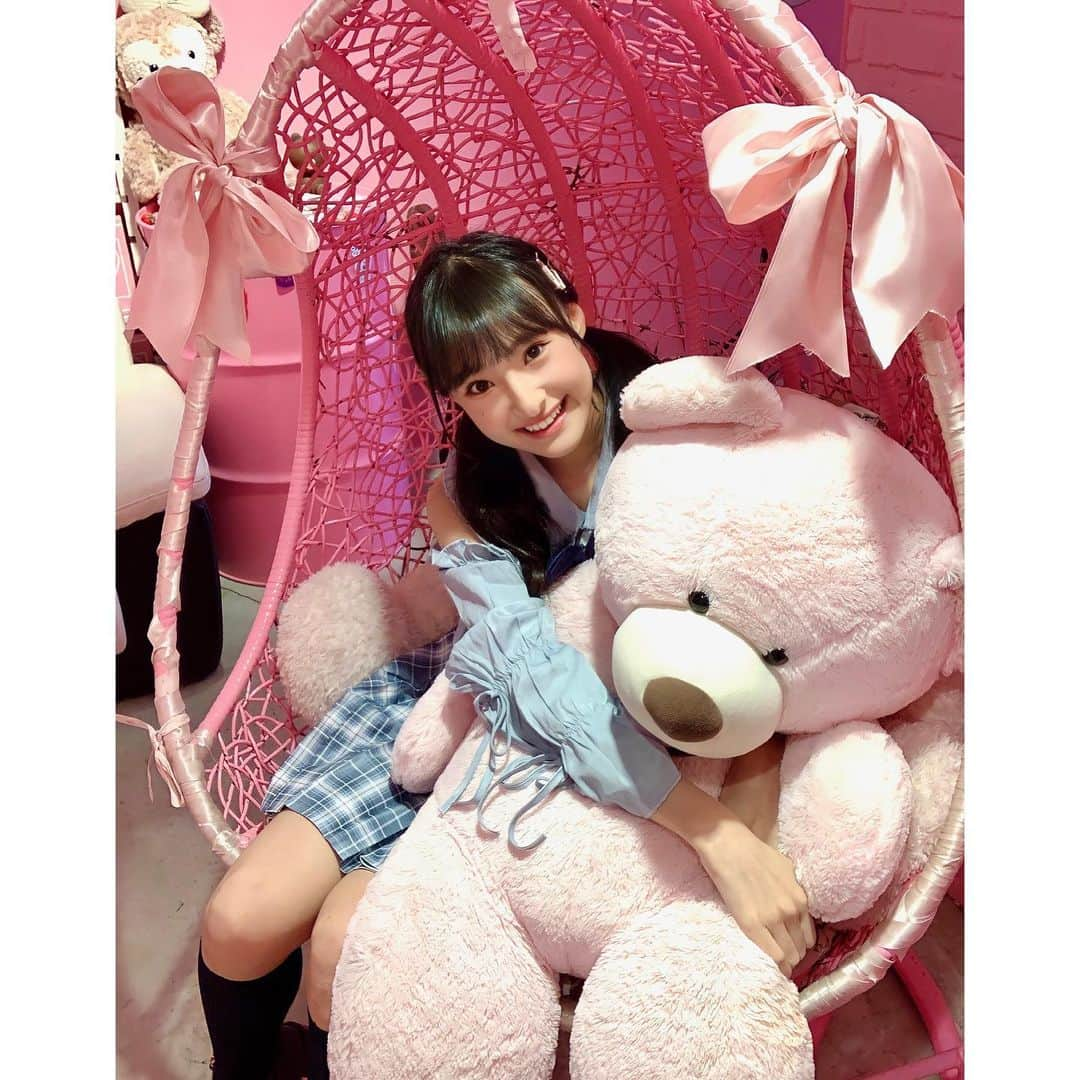 岡本怜奈さんのインスタグラム写真 - (岡本怜奈Instagram)「♡﻿ 🐷🎀🎟💓💒🌷﻿ ﻿ #cielocafe﻿ ﻿ メニューもお店も、﻿ めっちゃキュートで可愛かった🥺💖﻿ ﻿ 大きいくまさんいっぱい🧸☁*°﻿ ♡﻿ ♡﻿ #nmb48 #岡本怜奈 #れなたん #シエロカフェ﻿ #大阪カフェ #上新庄カフェ #ピンクカフェ﻿ #pinkcafe #cafe #カフェ #カフェ巡り﻿ #pink #ピンク #韓国スイーツ #タピオカ ﻿ #ドーナッツ #くまさん #🐻 #🍩﻿ #happy #Instafood #Instagood﻿」11月12日 18時56分 - renatan1222