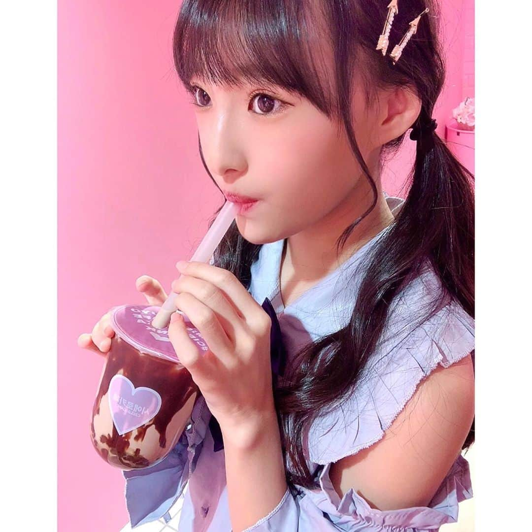 岡本怜奈さんのインスタグラム写真 - (岡本怜奈Instagram)「♡﻿ 🐷🎀🎟💓💒🌷﻿ ﻿ #cielocafe﻿ ﻿ メニューもお店も、﻿ めっちゃキュートで可愛かった🥺💖﻿ ﻿ 大きいくまさんいっぱい🧸☁*°﻿ ♡﻿ ♡﻿ #nmb48 #岡本怜奈 #れなたん #シエロカフェ﻿ #大阪カフェ #上新庄カフェ #ピンクカフェ﻿ #pinkcafe #cafe #カフェ #カフェ巡り﻿ #pink #ピンク #韓国スイーツ #タピオカ ﻿ #ドーナッツ #くまさん #🐻 #🍩﻿ #happy #Instafood #Instagood﻿」11月12日 18時56分 - renatan1222