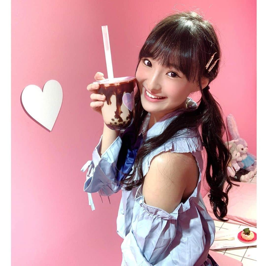 岡本怜奈さんのインスタグラム写真 - (岡本怜奈Instagram)「♡﻿ 🐷🎀🎟💓💒🌷﻿ ﻿ #cielocafe﻿ ﻿ メニューもお店も、﻿ めっちゃキュートで可愛かった🥺💖﻿ ﻿ 大きいくまさんいっぱい🧸☁*°﻿ ♡﻿ ♡﻿ #nmb48 #岡本怜奈 #れなたん #シエロカフェ﻿ #大阪カフェ #上新庄カフェ #ピンクカフェ﻿ #pinkcafe #cafe #カフェ #カフェ巡り﻿ #pink #ピンク #韓国スイーツ #タピオカ ﻿ #ドーナッツ #くまさん #🐻 #🍩﻿ #happy #Instafood #Instagood﻿」11月12日 18時56分 - renatan1222