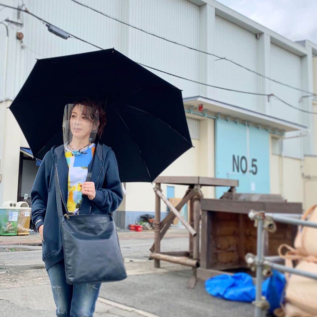 若村麻由美さんのインスタグラム写真 - (若村麻由美Instagram)「❣️アタシの劇世界の立ち稽古が短時間づつ始まりました🤗近松門左衛門はやっぱり日本のシェイクスピア💕 当日は客席50%以下に制限して出来る限りの感染防止対策を準備中ですが、皆様どうかご無理なく、お越しくださる方はご協力をお願い致します💓 . 🎫若村麻由美の劇世界〜原文による語り芝居『曽根崎心中』 2020年12月17日(木)19:00開演 2020年12月18日(金)12:00開演／16:00開演 於：銕仙会能楽研修所（東京・青山） 詳細：麻由美セレクトへは、プロフィールURLから🕊  .  📺今夜木曜20時TV朝日「科捜研の女20」 まさか⁉️マリコさんを解剖することになるなんて…手が震えた😱 by.風丘早月 . #若村麻由美 #mayumiwakamura #若村麻由美の劇世界 #近松門左衛門 #曽根崎心中 #観音巡り #原文 #全文 #語り芝居 #稽古 #感染防止対策 #麻由美セレクト#連ドラ #科捜研の女 #風丘早月 #榊マリコ を #解剖 #開いてみましょうね」11月12日 19時09分 - mayumiwakamura_official