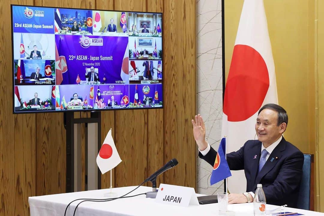 首相官邸さんのインスタグラム写真 - (首相官邸Instagram)「日ASEAN首脳会議に出席しました。各国首脳との間で、「自由で開かれたインド太平洋」の実現に向けた協力を確認し、東・南シナ海、拉致問題を含む北朝鮮等について、日本の立場を発信しました。また、ASEAN感染症対策センター設立が発表されました。今後も、地域の感染症対策をしっかりと後押ししていきます。  #日ASEAN首脳会議 #ASEAN感染症対策センター #自由で開かれたインド太平洋 @suga.yoshihide」11月12日 19時19分 - kantei