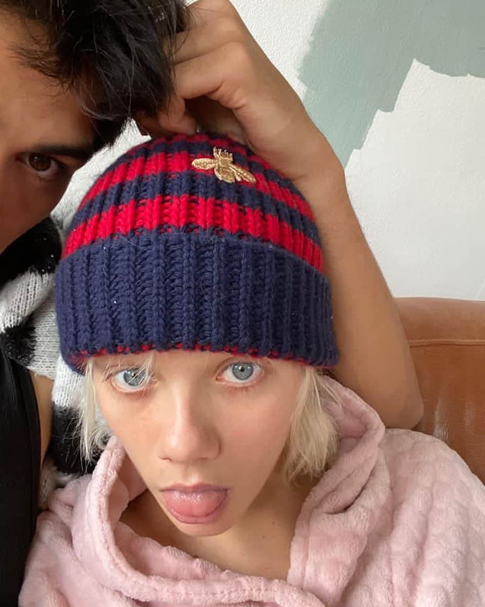 マリヤン・ジョンクマンのインスタグラム：「🍯🍯🍯🍯🍯🐝」