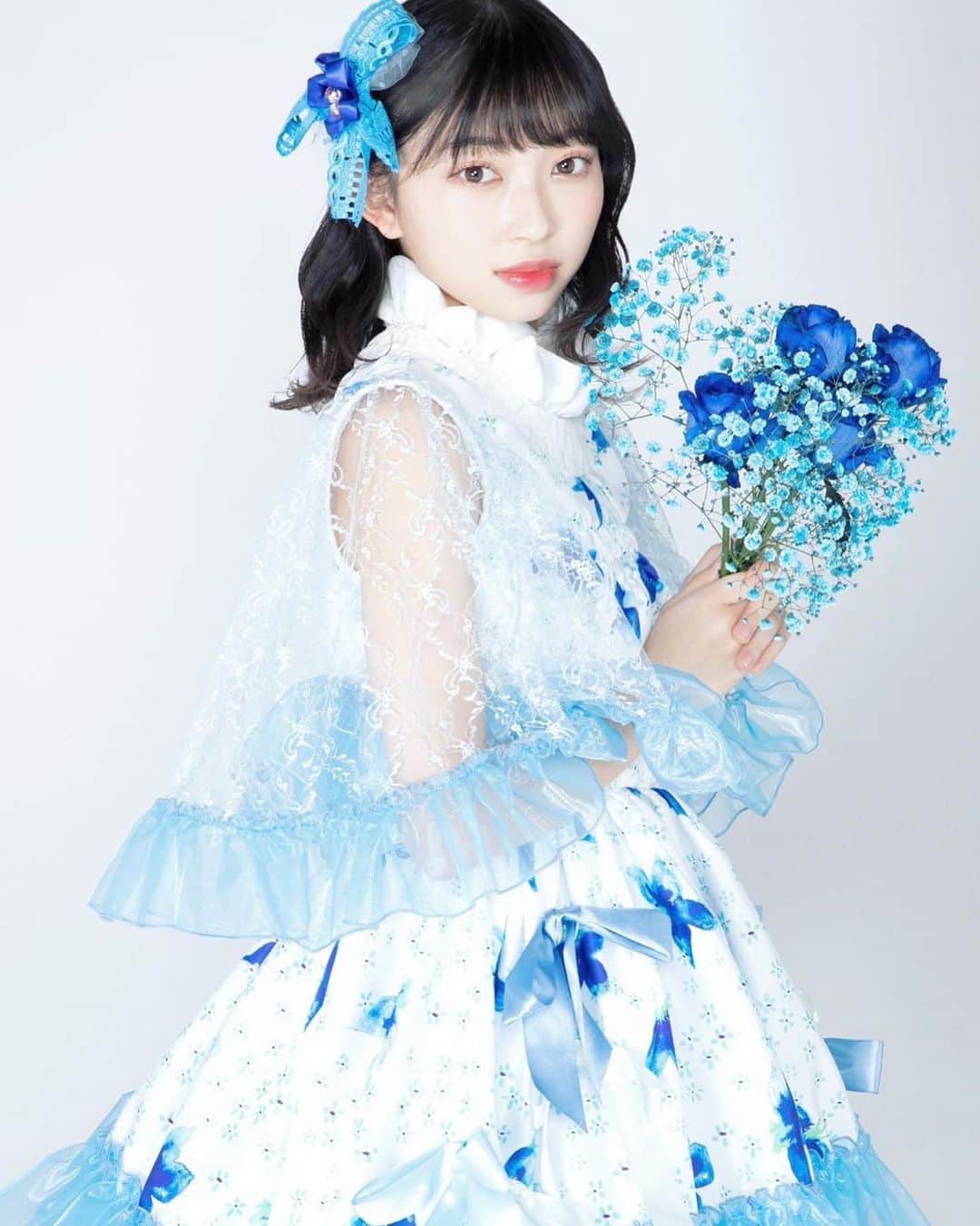 辻野かなみのインスタグラム：「❤︎﻿ ﻿ 新アー写が解禁💐﻿ ﻿ 超ときめき♡宣伝部  NEWアルバム「ときめきがすべて」💓﻿ ﻿ 12月23日発売です✨﻿ ﻿ 最強のときめき♡が詰まった1枚です💟﻿ ﻿ 衣装のお花は…﻿ #桔梗 と #スターチス ﻿ ﻿ 花言葉が 「永遠の愛」「変わらぬ心」﻿ ﻿ 皆さんとの愛がこれからも変わらずに"エンドレス"で続きますように…⸜❤︎⸝‍﻿ ﻿ 素敵な想いが込められてます☺️﻿ ﻿ #超ときめき宣伝部 #とき宣 #アイドル﻿ #アルバム ﻿ #instagood #instalike #followme﻿ ﻿」