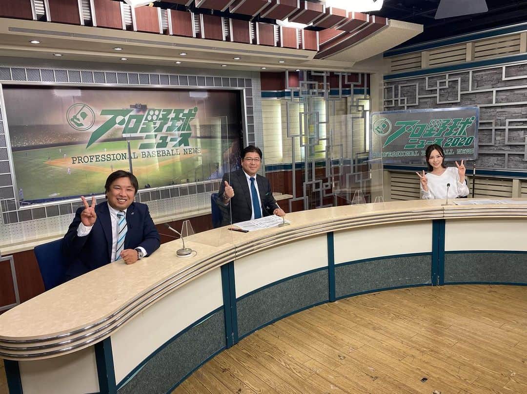 黒澤詩音のインスタグラム：「フジテレビone #プロ野球ニュース ⚾️  昨日でレギュラーシーズンの水曜放送はラストでした！  今週も #真中満 さん スタジオ解説 #里崎智也 さん リモート解説 #斉藤明雄 さん  今シーズンから番組に仲間入りさせていただき、真中さんのお側で日々野球の楽しさを感じながら、その楽しい空気感をテレビの前の皆様にお届けできるよう努めてきました✨  シーズン開幕から楽しみにしていた＂神奈川球児の活躍をみる！＂も、念願達成✨  来シーズンもお伝えできますよーに！楽しみにしています😊  #プロ野球 #セリーグ #パリーグ #野球 #アナウンサー #フジテレビ #フジテレビone #cs #スカパー #tv #プロスピa」