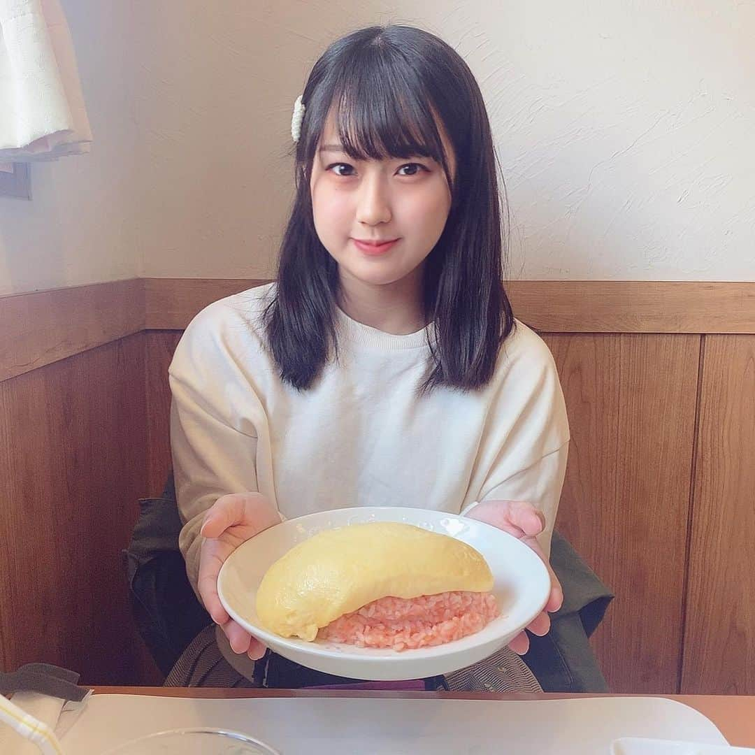 川平聖のインスタグラム：「ずっと食べたかったオムライス、 この前やっと食べれた〜！！ ･ オムライス切るのもっと上手にしたかった。。 ･ ･ ･ #オムライス #ふわとろオムライス #おいしすぎた #また食べたい #100パーまた行く #最高 #グルメ #にっこり #Instagram #follwme」