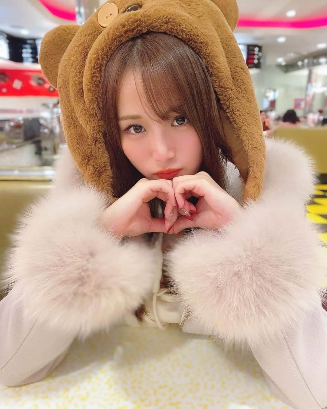 嬉野ゆみさんのインスタグラム写真 - (嬉野ゆみInstagram)「* * * * クマに恋してみる？🐻🐻❤️ * * * * * #usj #usjコーデ #もこもこ #もこもこコーデ #クマコーデ #冬コーデ #gu #大阪旅行 #旅行好き女子 #彼女とデートなうに使っていいよ」11月12日 19時48分 - ureshino_chan