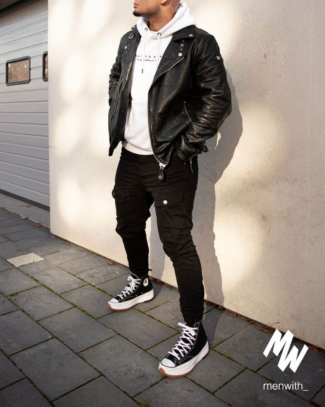 Men Withのインスタグラム：「Very cool outfit worn by our dear friend @iamljb_ 👌🏽 #menwithstreetstyle」