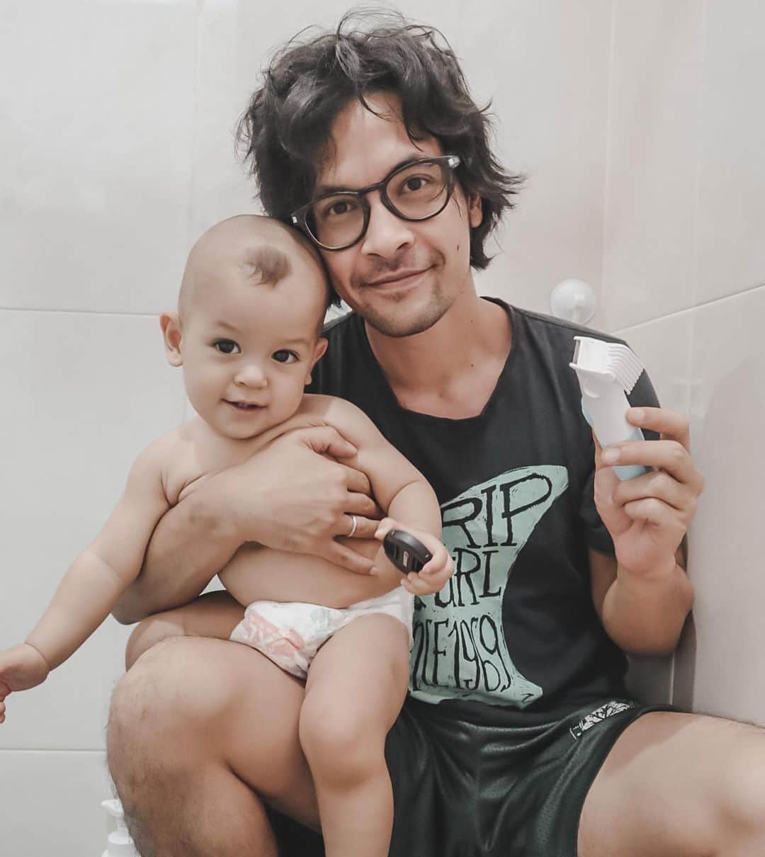 Kimberly Ryderのインスタグラム：「Selamat hari ayah, Papa.❤️ #dathair」