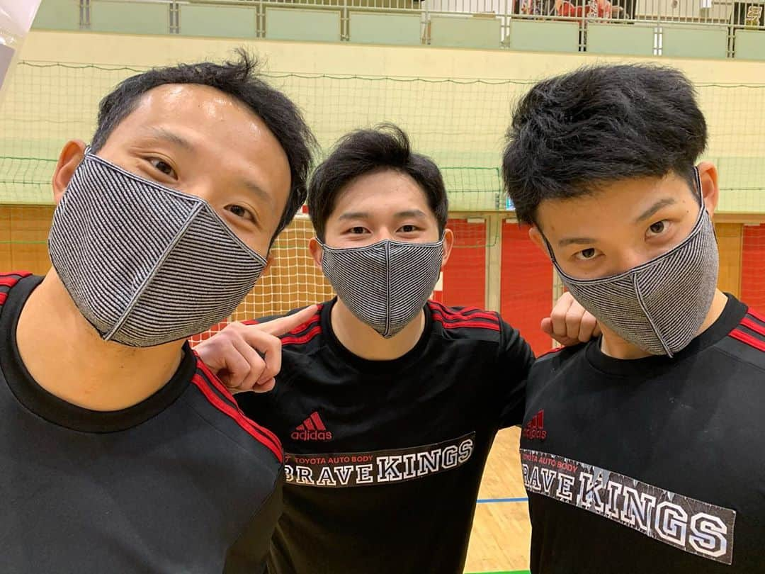 杉岡尚樹のインスタグラム：「HOHTAI ATHLETE MASK 😷﻿ ﻿ トレーニング中着用していても、まったく苦しくないし暑くないです❗️これからの新しい生活様式にこういうマスクは必要になってくると思います😁💡﻿ 是非チェックしてみて下さい👉 @hohtai﻿ 飯田さんありがとうございます👍 @j.real.i﻿ ﻿ #包帯マスク #スポーツマスク #SIDO #ハンドボール #handball」