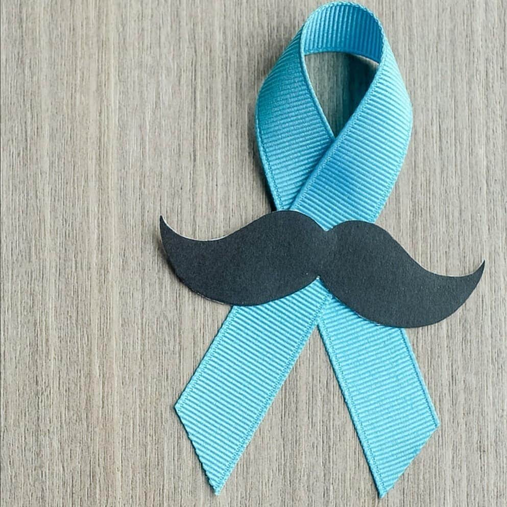 Miyu Toyonagaのインスタグラム：「These days, many people are keeping their feelings to themselves and struggling in silence.  Do you know about @movember? Its a men version of #Pinkribbon to save #cancer and #suicide My partner and friends are starting to join and raising the money.   TALK  to your family, TALK to your partner and  friend & REMEMBER#Youarenotalone  #モベンバー　という活動をご存知でしょうか。  日本ではあまり馴染みのない言葉ですが簡単にいうと、癌や自殺でなくなっている人を1人でも助けようという活動です。  私もピンクリボンへの寄付を気持ち程度ですがここ数年続けてます。  最近、日本でも芸能人の自殺が続いてます。  コロナ時期だからこそ、鬱ぽくなる人も多いのじゃないでしょうか。  他人事じゃなくなってる、一人で絶対に悩まずに。  自身にも人にも優しくなる気持ちを持ちましょう💓  周りの人、近くの人も手を差し伸べる勇気を💕🙏」