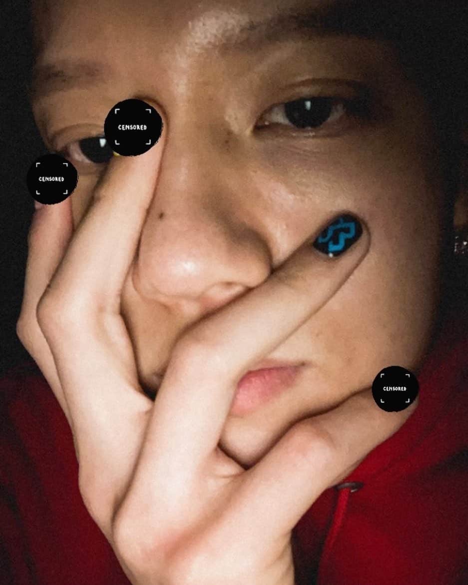 のインスタグラム：「Got my nails done at @nail_unistella for this promotion! Thank you @joanday for taking me! I like it! I think I might do nails more often! Got all 10 done but here’s a preview for one of them! Go subscribe to Joan’s YouTube channel to see them all. She’s gonna upload the video soon!   이번 활동을 위해서 네일 받았는데 너무 마음에 든다! 더 자주 할것같아 이제! 10개 다 했는데 일단 한개만 보여줄게요! @joanday 유투브 가서 구독 해요! 영상 곧 올린다니까 그때 다 볼수있어요!」