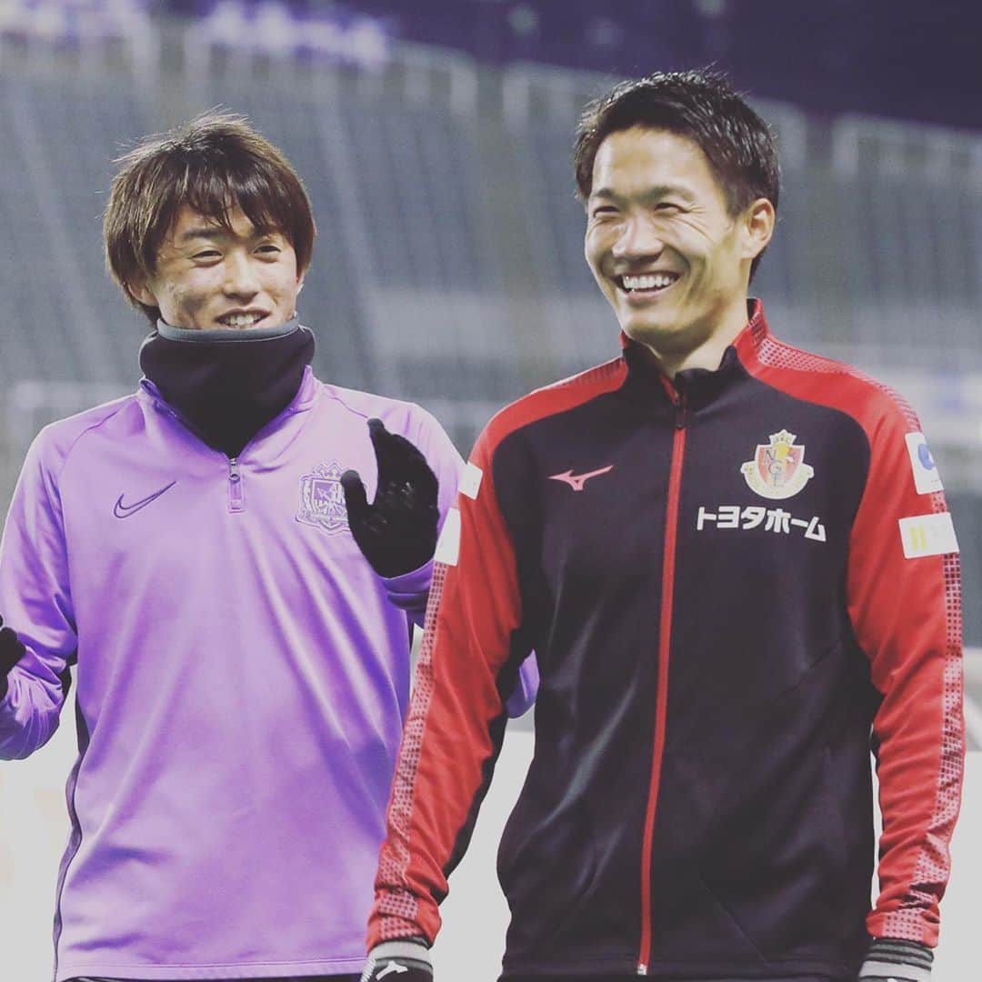 稲垣祥さんのインスタグラム写真 - (稲垣祥Instagram)「vs広島 0-2 アウェイの中応援ありがとうございました！ また広島とはもう1度ホームで出来るのでリベンジしましょう👍 広島サポーターの皆さんも温かく迎えてくださって嬉しかったです！ありがとうございました☺️ 延期になった試合を多くの方のご協力があり無事試合が出来ました。 ホームのサンフレッチェの関係者はじめ多くの関係者の方々、ありがとうございました！ #名古屋グランパス #サンフレッチェ広島」11月12日 20時23分 - inasho1225