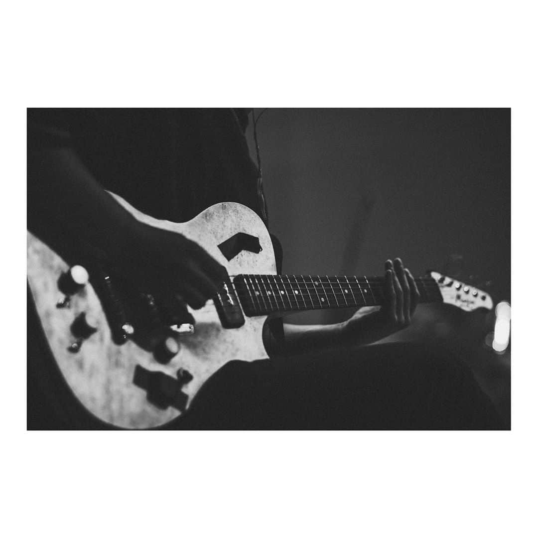 HIDEのインスタグラム：「NOISEMAKER H.U.E. STREAMING  LIVE at EX THEATER ROPPONGI photo by @jessekojima   @noisemaker_official @mansonguitarworks #noisemaker  #mansonguitars」