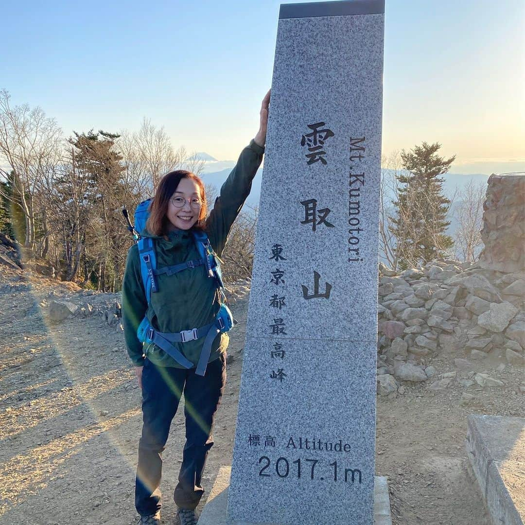 岡本奈穂子さんのインスタグラム写真 - (岡本奈穂子Instagram)「雲取山へ初登山。 山頂からの雲海と山荘から見た朝焼け。」11月12日 20時38分 - okamoto_tsubaki