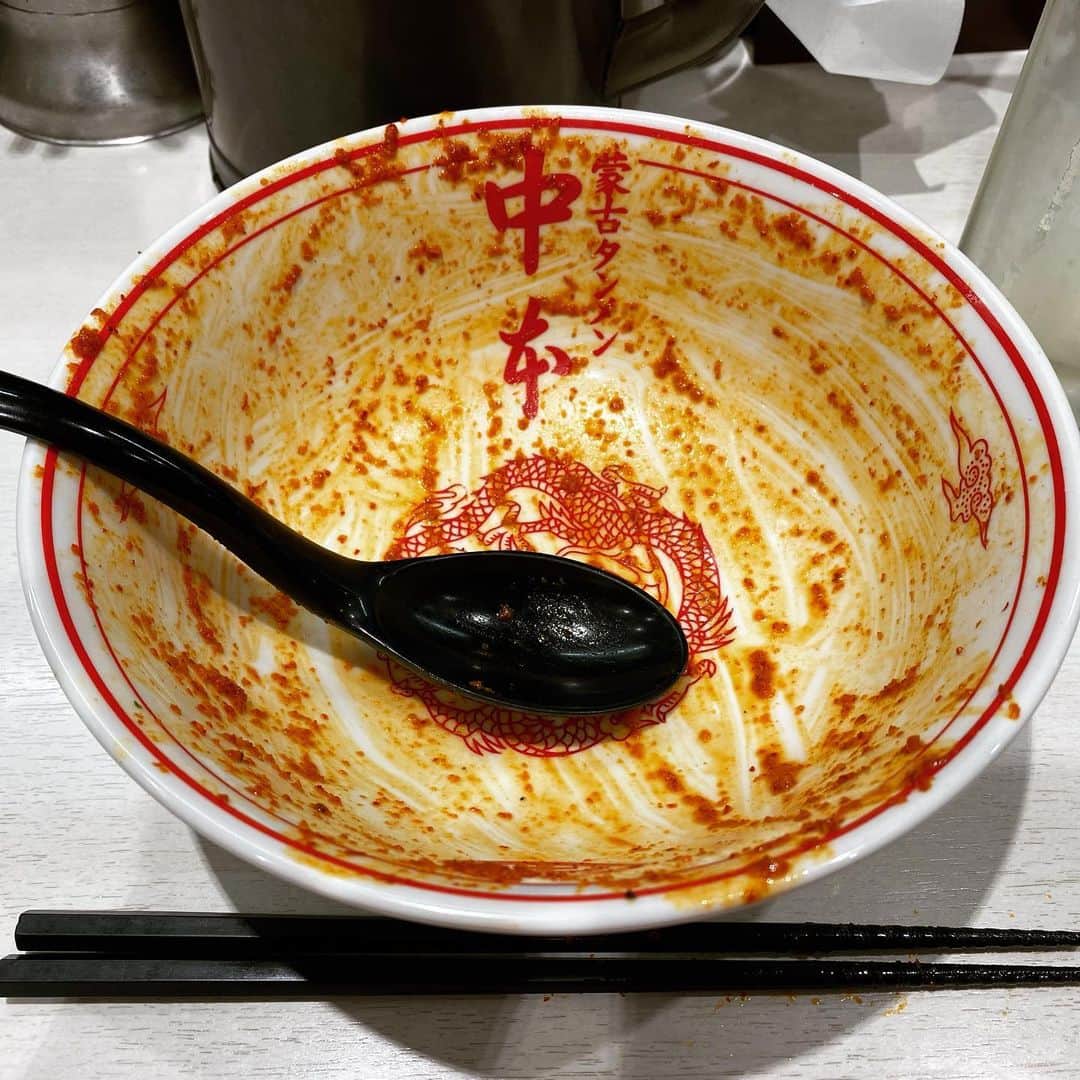 rasuさんのインスタグラム写真 - (rasuInstagram)「蒙古タンメン中本川崎店 北極やさいシャキシャキ10倍麺半分 味玉ゆでたまごネギほうれん草  ギリギリまで北極あんかけと五目野菜と悩んだけどやっぱりシャキシャキ٩( ᐛ )و  今日も最高にうまかった… ドロドロ最高過ぎた(//´﹃｀//)  次の限定は濃厚巨豚北極だから行くしかない٩( ᐛ )و  #蒙古タンメン中本 #蒙古タンメン中本川崎店 #北極やさいシャキシャキ #ラーメン」11月12日 20時46分 - rashu_eat