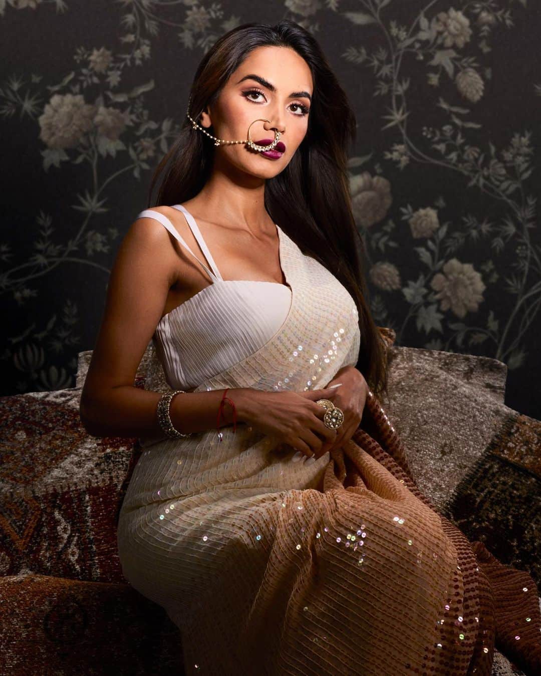 Diipa Büller-Khoslaのインスタグラム：「What #Diwali means to me:  During this time of excitement and festivity, we need to remember what we’re called to celebrate..  Diwali is not just about the amazing food that’s being prepared, nor wearing our finest clothes to impress. It’s about celebrating a new beginning, where light and positivity defeats all darkness and pessimistic energy that’s made it’s way into our lives, especially during this past year.   It’s needless to say that this year hasn’t been the smoothest ride. I think I can speak for many when I say, there were times where we all failed to see any light in the obstacles we were faced with. But just like every leaf that falls, another will grow when light is shun upon it.   This might not be the celebration you had in mind, but don’t fail to see the importance of what’s being celebrated. Keep your loved ones close and send your blessings of prosperity, good health and love to all, in the true spirit of Diwali. 🪔 ❤️  Caramel quartz hand tacked ombré sequin sari from Ruhaaniyat by @manishmalhotraworld  What do you think of my 3rd Diwali look? 🥰🤗   Team: Art Direction: @bridelanindia & @pedrojjdias  Photography: @studiomartijnsenders  Make-up: @lorinmamomakeup @ctilburymakeup  Jewelry: @rianajewellery  Assisted by: @lu.eva1 @asgfhj @bartterbraak @milan_hopstaken」