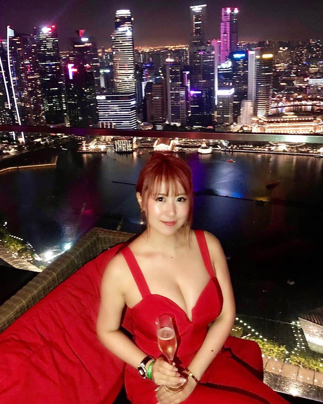 ayuさんのインスタグラム写真 - (ayuInstagram)「🛳🇸🇬💋🥂🍾✨ 𝐌𝐚𝐫𝐢𝐧𝐚 𝐁𝐚𝐲 𝐒𝐚𝐧𝐝𝐬 マリーナベイサンズにて🏙🌴🥂💗 50カ国以上の方々が集まった かなりグローバルなpartyでした😍 ・ #marinabaysands#Singapore #party#nightpool#luxury#instalove#🇸🇬#luxuryhotel#luxurylifestyle#global #シンガポール#プール#ナイトプール#夜景#パーティ#マリーナベイサンズ#グローバルワーク」11月12日 21時10分 - ayu888ayu
