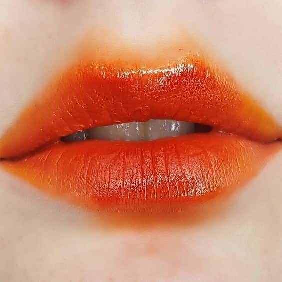 Schutzのインスタグラム：「Em um processo único e especial abordando o processo criativo no universo da moda.  #SchutzXGinger 🧡」
