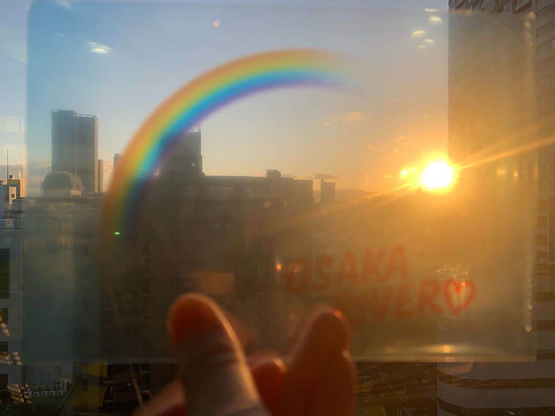 藤林温子さんのインスタグラム写真 - (藤林温子Instagram)「. MBSアナウンサーカレンダー 2021. 今年のアナウンサーカレンダーには 素敵なマップフォルダーが付いています！ マップフォルダーを駆使して 大阪の空（朝昼夕）を撮影しました！ どんなときにも虹がかかる 素敵な写真になりますー❤️ 皆さんも 映え写真撮って #MBSアナウンサーとつながりたい と投稿してください😄❤️ #MBSアナウンサー #MBSアナウンサーカレンダー2021  ４枚目はわたしのオフショットです 2021年は 9月を担当しています！」11月12日 21時25分 - atsuko_fujibayashi