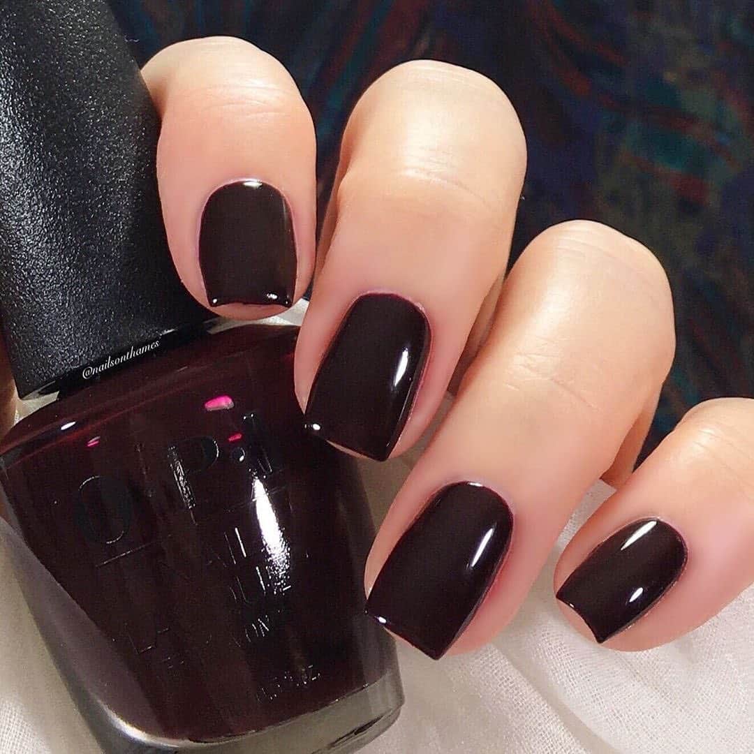 OPIさんのインスタグラム写真 - (OPIInstagram)「#OPIObsessed with this #ComplimentaryWine mani! 🍷 By: @nailsonthames  #ColorIsTheAnswer #NOTD #NailSwag #NailsOfInstagram #NailsOnFleek #NailPolish #Nails #OPI #darknails」11月13日 3時00分 - opi