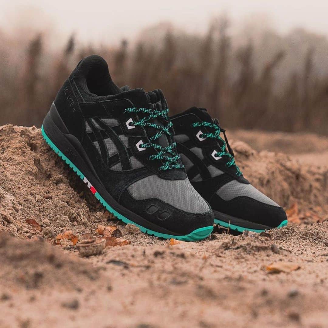 HYPEBEASTさんのインスタグラム写真 - (HYPEBEASTInstagram)「@hypebeastkicks: @asics has dropped a toasty GORE-TEX-covered “Winterized Pack.” Arriving in three updated iterations of the GEL-LYTE III, GEL-QUANTUM 180 5, and GEL-NANDI HI, each silhouette has been reimagined with GORE-TEX uppers for durability against the elements and features hits of green and red to provide contrasting hits of color to complete the look. Pick up a pair now via @overkillshop.⁠⠀ Photo: OVERKILL」11月13日 2時53分 - hypebeast