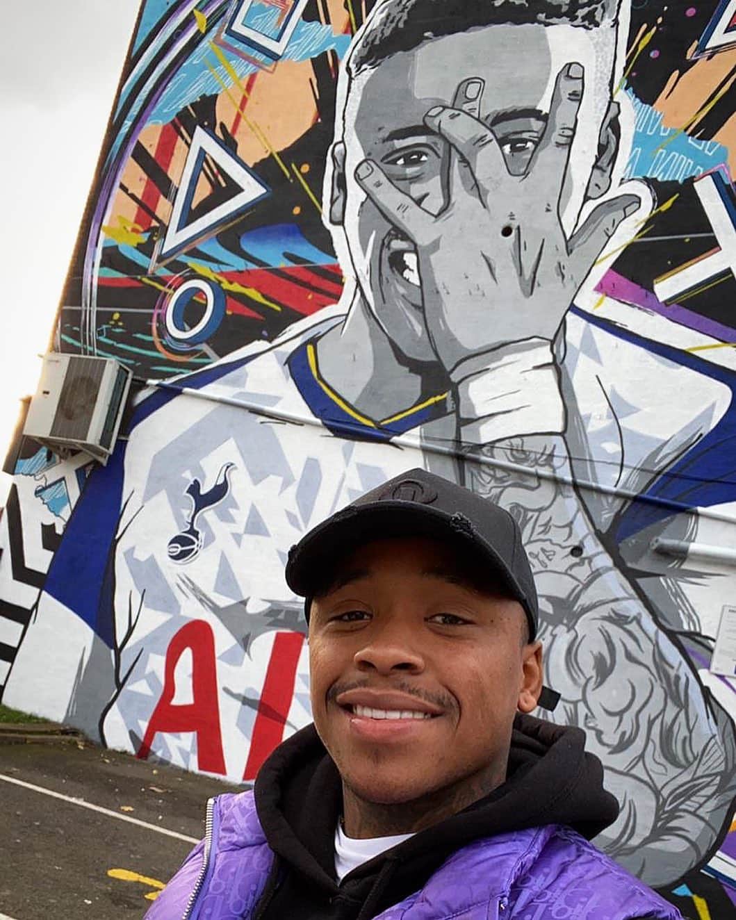 トッテナム・ホットスパーFCさんのインスタグラム写真 - (トッテナム・ホットスパーFCInstagram)「Stevie’s #FIFA21 mural 😍🔥」11月13日 2時59分 - spursofficial
