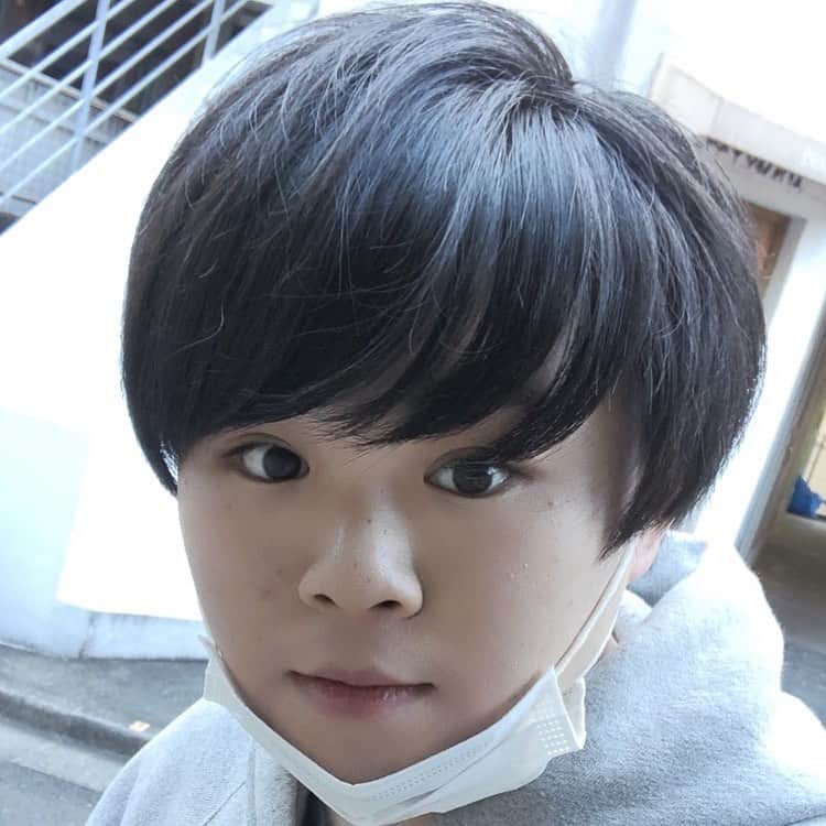 のインスタグラム：「原宿でオシャレしました😳 竹内さんありがとうございます✂️ @shiny629」