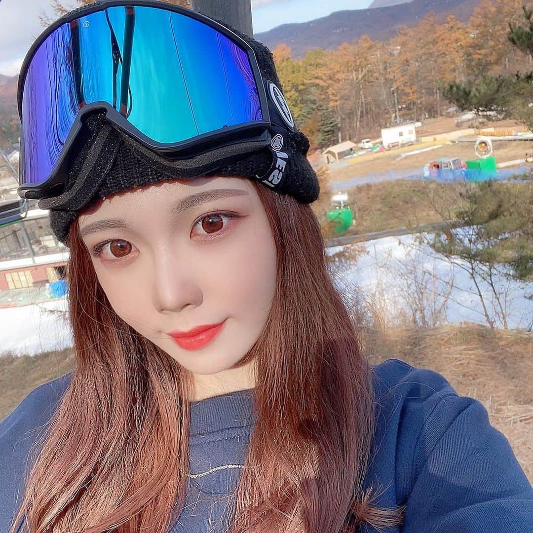 のインスタグラム：「«スノボ記録» 11月12日 3日目 軽プリ🏂 ・ 今日はひたすらB1練習🔥お尻打ちまくって叫びまくった…楽しすぎる😭けど悔しすぎる…スノーボードって本当に楽しい😳来週クエストに行って、雪のキッカーを意識しながらまたB1練習するぞ✌️ ・ ・ ・  #スノボ #スノーボード #スノボー #スノボ女子 #スノボー女子 #スノーボード女子 #スノーボードウェア #スノボウェア #スノボ旅行 #Snowboarding #Snowboard #snowboardingtime #snowboardinggirl #軽井沢 #軽プリ #軽井沢プリンスホテルスキー場 #雪マジ #20歳 #カルスキ」