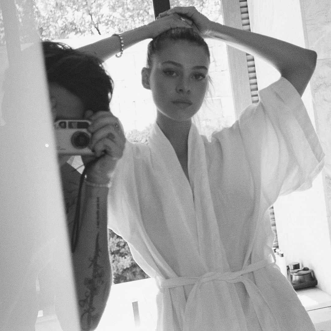 ニコラ・ペルツのインスタグラム：「𝓎𝑜𝓊’𝓇𝑒 𝓈𝑜 𝓈𝓅𝑒𝒸𝒾𝒶𝓁 𝒶𝓃𝒹 𝒾 𝓅𝓇𝑜𝓂𝒾𝓈𝑒 𝓉𝑜 𝒶𝓁𝓌𝒶𝓎𝓈 𝓇𝑒𝓂𝒾𝓃𝒹 𝓎𝑜𝓊 :)」