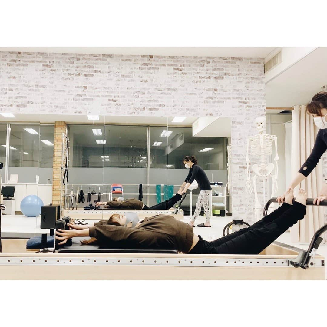 吉田知那美さんのインスタグラム写真 - (吉田知那美Instagram)「pilates. 大会直後の身体は刃牙刃牙。 グラップラー状態。 ピラティスは身体の省察力を養うのに とても良いトレーニングだなと思っています。 #刃牙 #ピラティス #トレーニング #pilates #training」11月12日 21時54分 - chinami1991